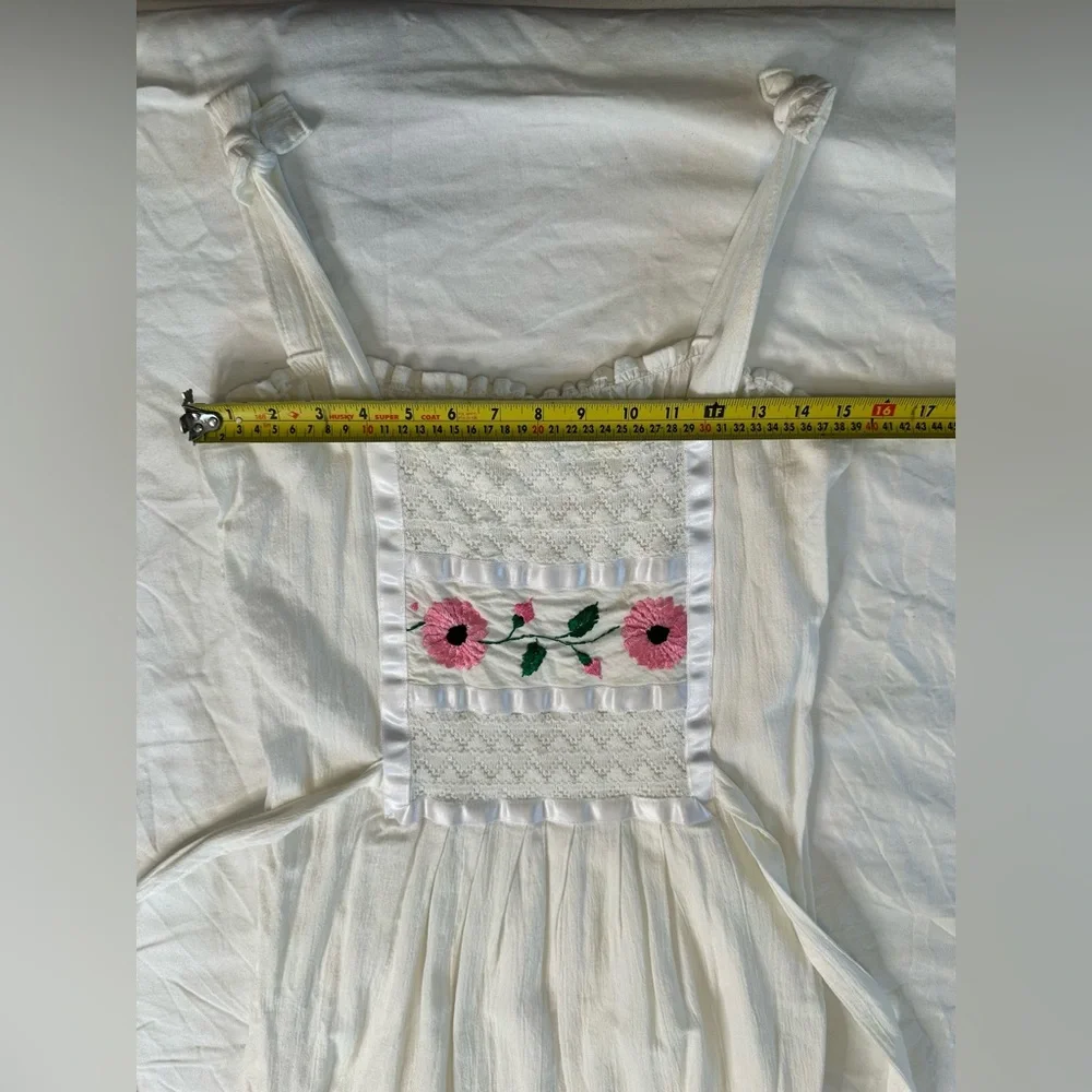 Cottagecore Midi Dress White Embroidered Boho Floral Eyelet Woven Size Small - Picture 9 of 11